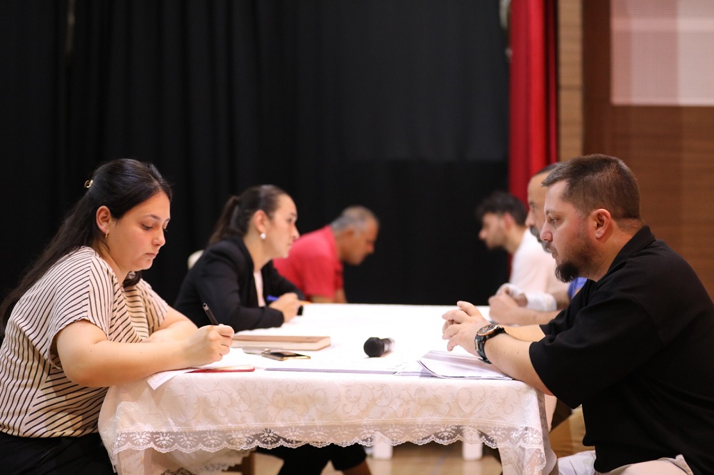 İşim Menderes Yüzleri Güldürdü